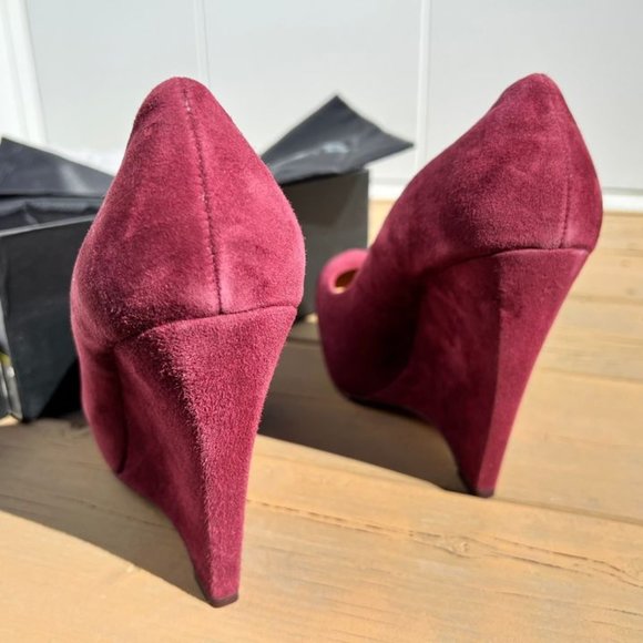 L.A.M.B PLUM Burgundy Suede Platform Wedges - Picture 4 of 5